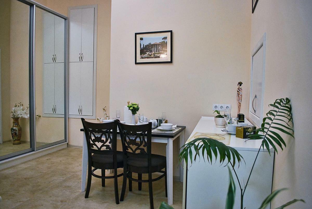 Classic Apartment On Zhukovskoho Odessa Dış mekan fotoğraf